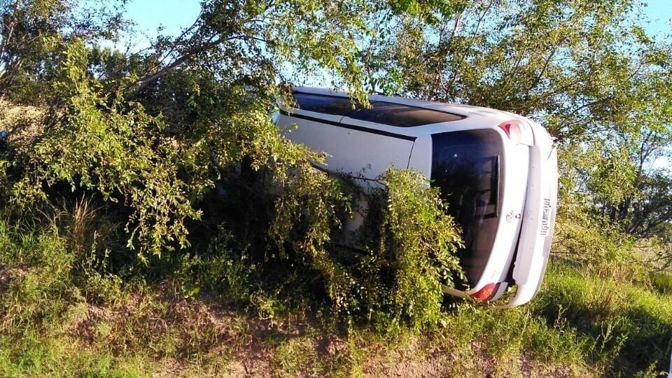 Un Joven De Parera Volcó En Un Camino Vecinal De Rancul - Zonal Noticias