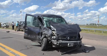 Choque y vuelco en la Ruta 35 - Zonal Noticias