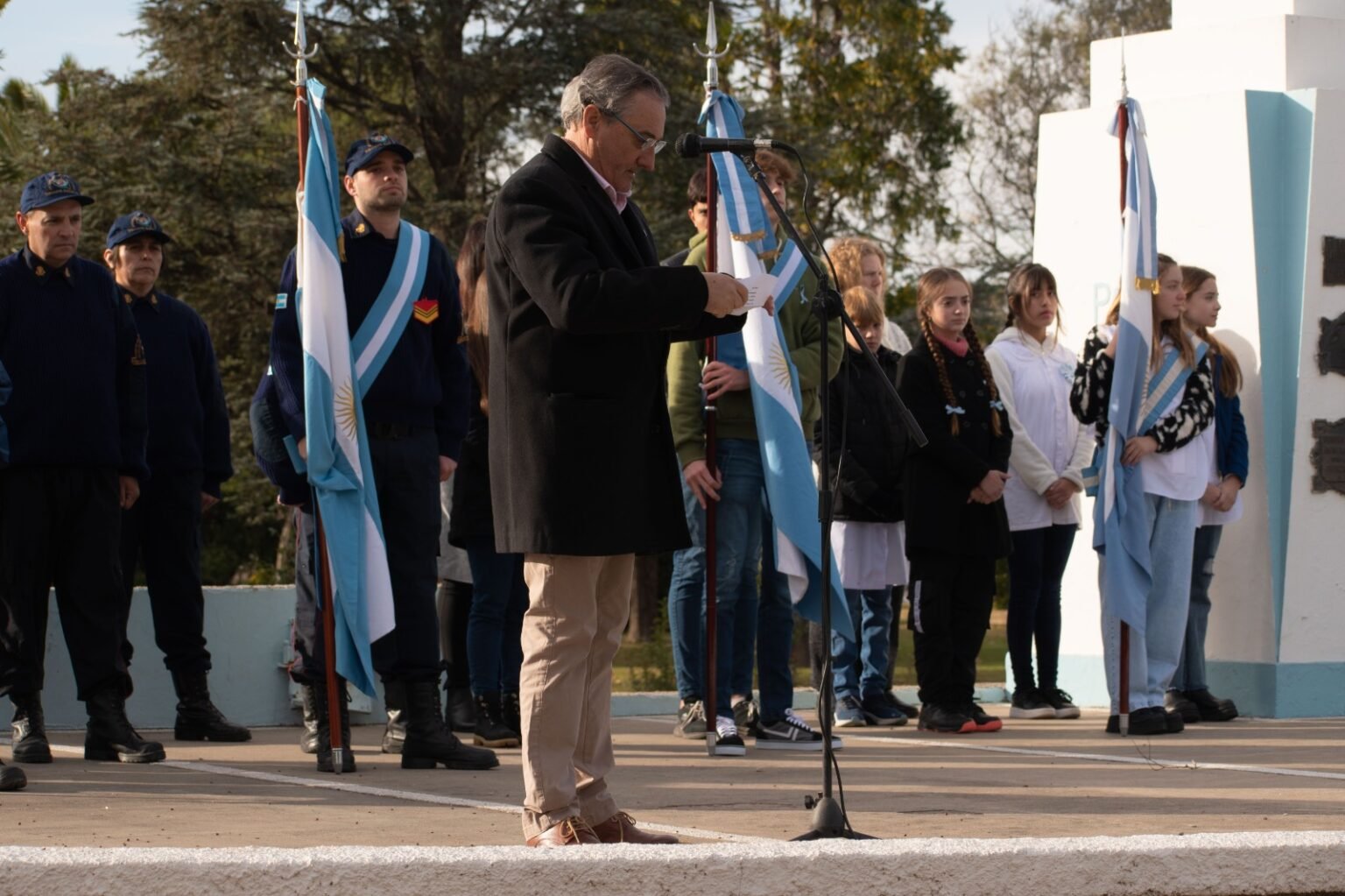 Emotivo acto por el 25 de Mayo en Emb. Martini - Zonal Noticias