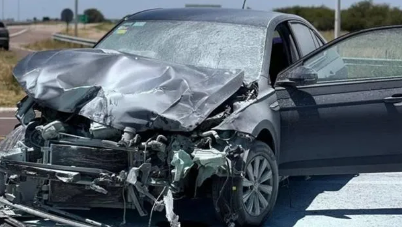 Choque y vuelco en el cruce de las rutas 35 y 18 - Zonal Noticias